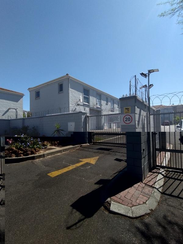 2 Bedroom Property for Sale in Vredekloof East Western Cape
